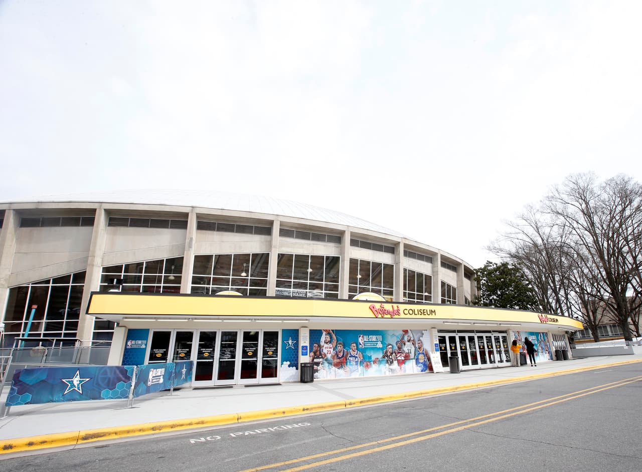 En la mañana de este viernes, en el Bojangles Coliseum de Charlotte, el U.S. Team y el Team World tuvieron su primera y última sesión de entrenamiento antes del juego de las Rising Stars de la NBA que se disputará en el Spectrum Center en horas de la noche con jugadores como Luka Doncic, Kyle Kuzma, DeAndre Ayton, Jayson Tatum, Ben Simmons, Donovan Mitchell, Bogdan Bogndanovic, Marvin Bagley III, entre otros.