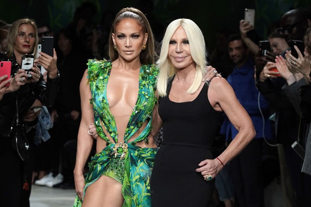 Donatella Versace admira su disciplina, su coraje, su resistencia, su arduo trabajo, su inteligencia.