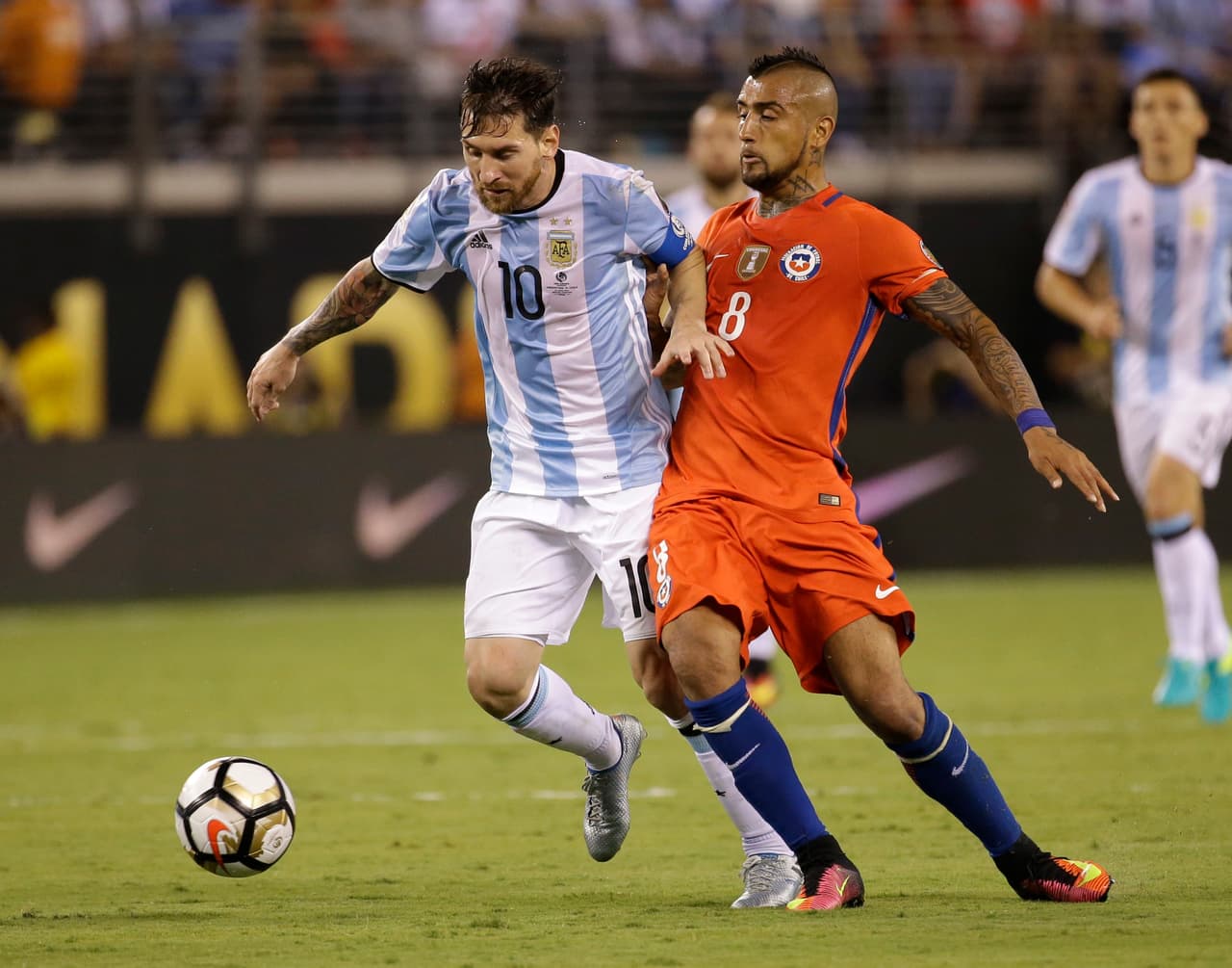 Arturo Vidal: “Yo no tengo miedo a Messi, pero hay que preguntarle a él si se quedó con miedo”