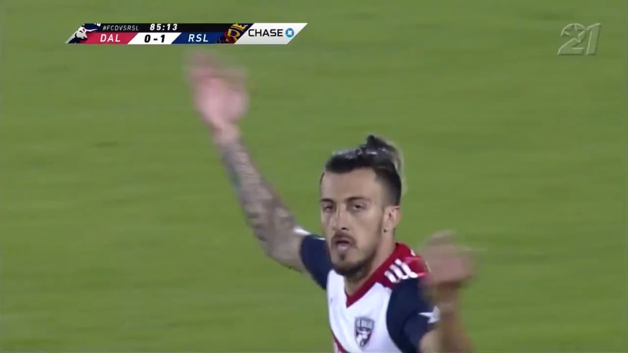 Un autogol le salvó 'los papeles' al FC Dallas que se cansó de perder opciones ante Real Salt Lake