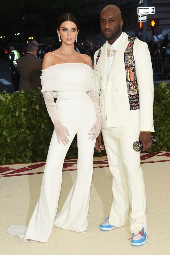 “La familia LVMH se une a mí en este momento de gran dolor, y todos estamos pensando en sus seres queridos después del fallecimiento de su esposo, su padre, su hermano o su amigo”, publicaron.