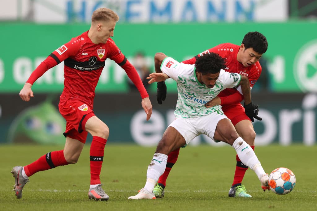 Hoffenheim vence 3-1 al Augsburg, Bayer Leverkusen y Union Berlin reparten puntos en un entretenido empate 2-2, RB Leipzig pasa por encima del Mainz 4-1, Freiburg y Arminia Bielefeld también empatan 2-2, Greuther Furth y Stuttgart nos dejan sin goles en su empate 0-0 y el Borussia Dortmund consigue una asombrosa remontada 2-3 sobre el Eintracht Frankfurt.