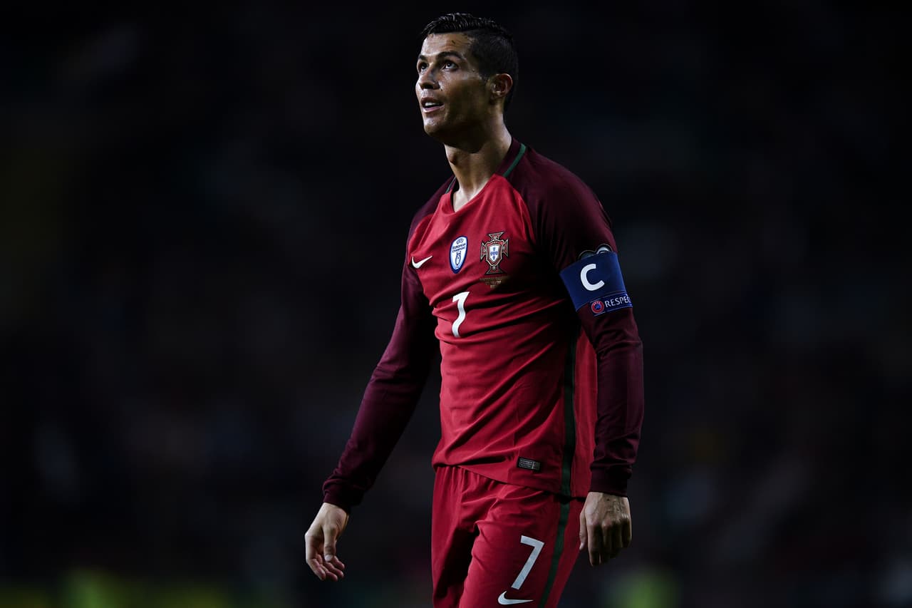 8. Portugal, campeón de la Eurocopa, se mantiene octavo con 1.240 puntos.