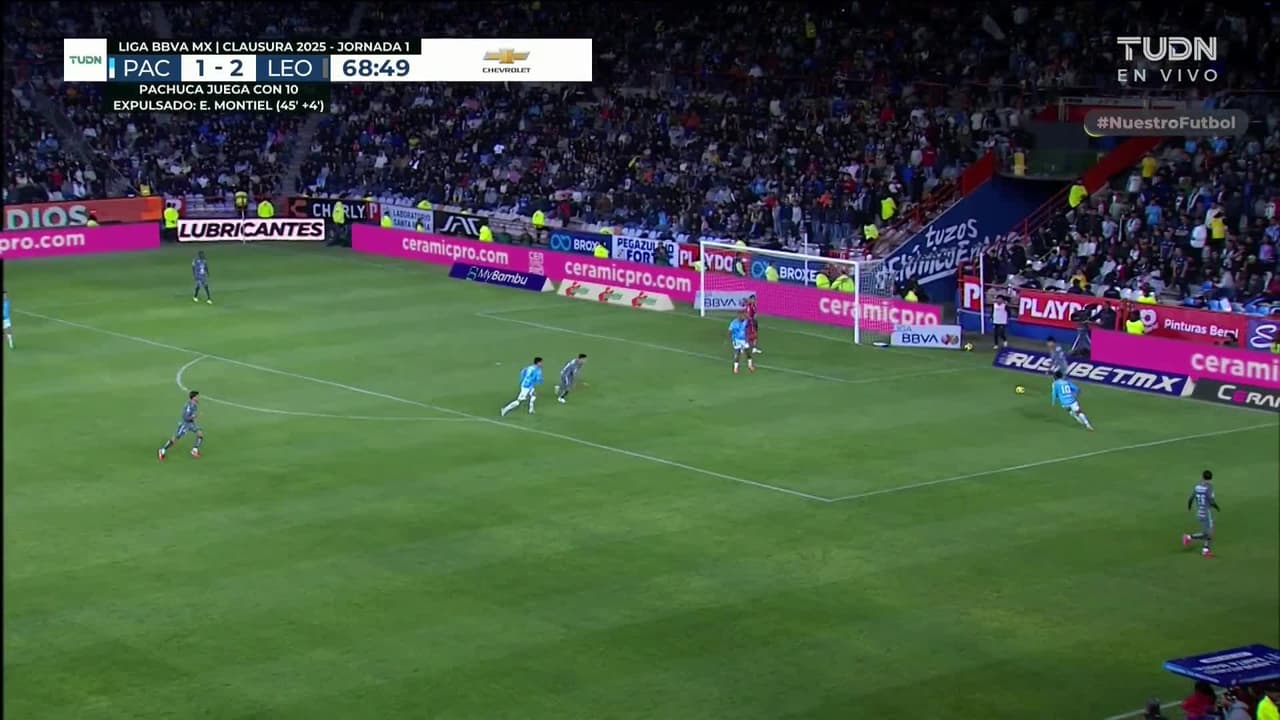 ¡TIRO ATAJADO! disparo por Iván Moreno.