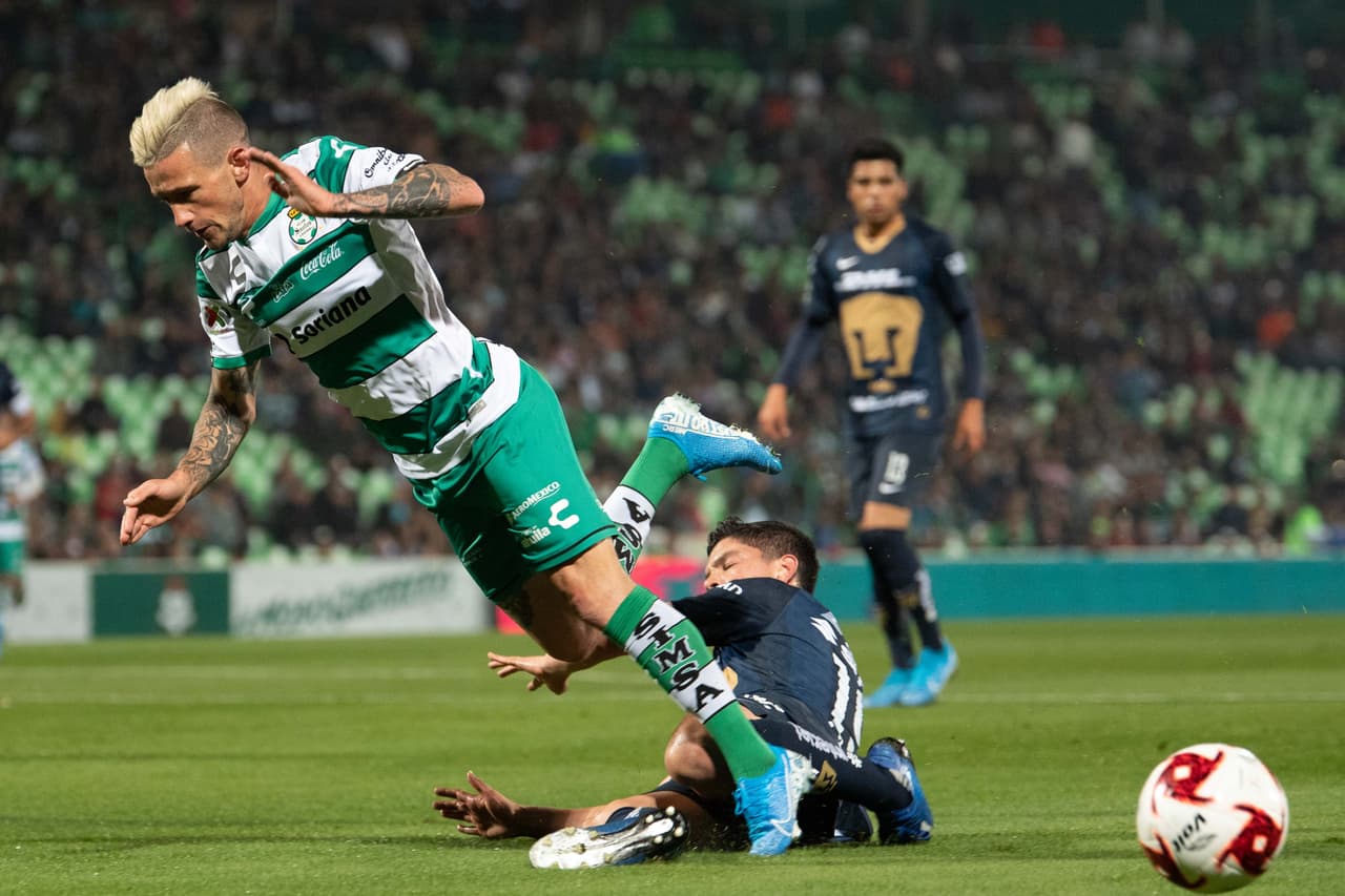 Aguirre (30’, 66’) y Rivero (49, 59’) anotaron para Santos. García Robledo (70’) y Malcorra (91’) descontaron por la vía penal.