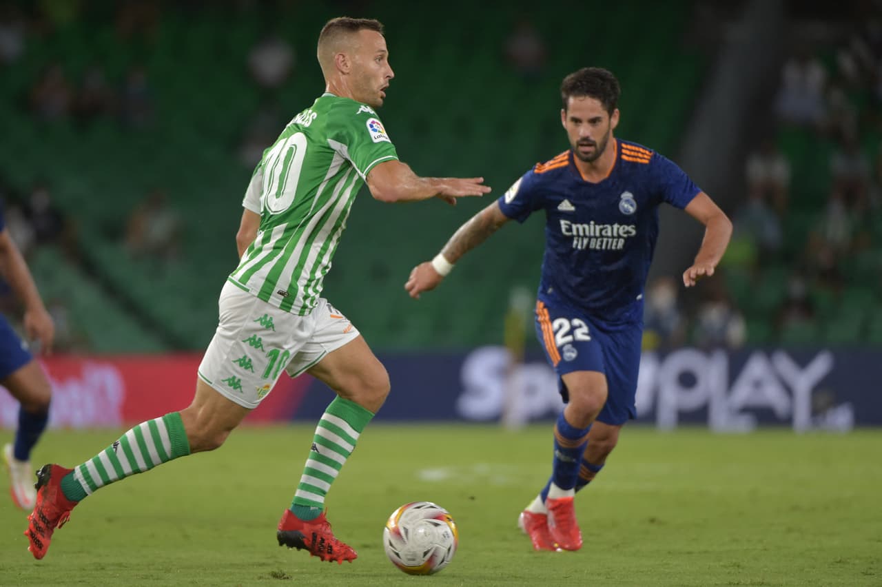 Real Madrid sacó los tres puntos en su visita al Betis en un encuentro con emociones hasta el último minuto.