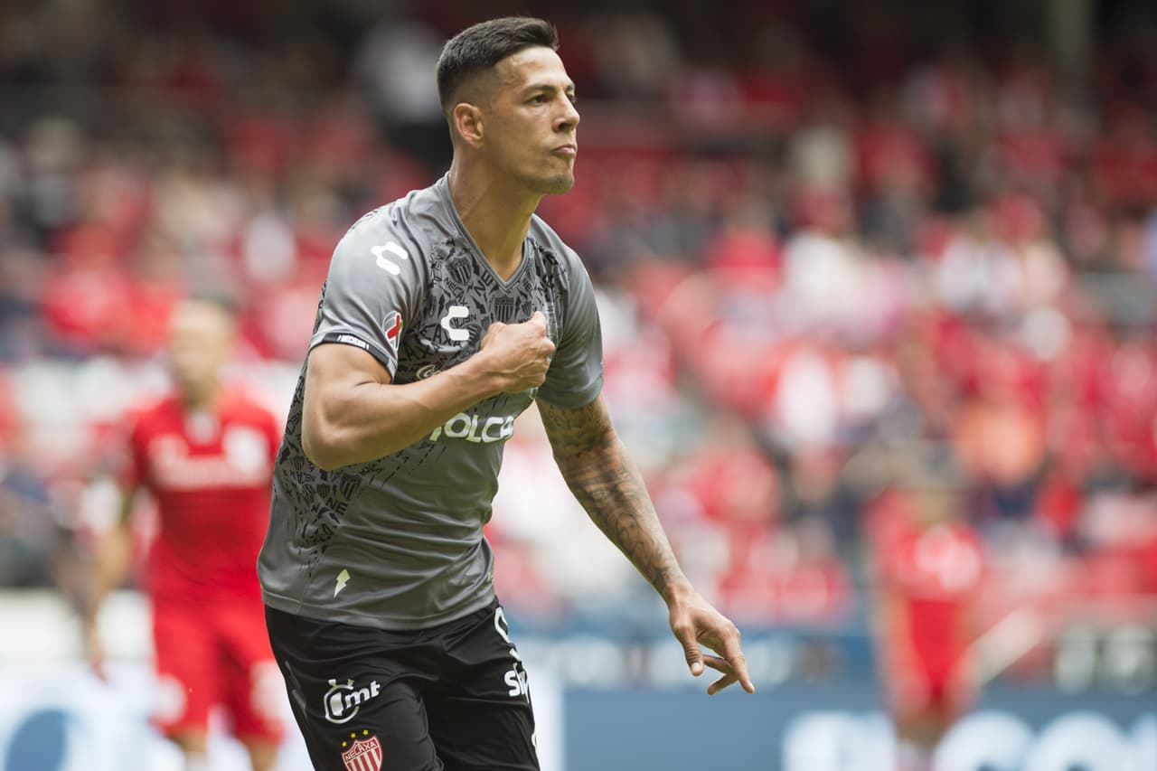 En un partido de volteretas, el Necaxa derrota a domicilio al Toluca 2-3 en un juego entretenido con gol de penal de Mauro Quiroga en el tiempo agregado.