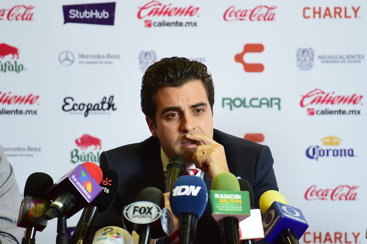 Una de las dudas que tendrá que dejar atrás es la de su inexperiencia por su edad, 31 años, pues incluso es menor que jugadores como el chileno Marcelo Díaz, de 32 años.