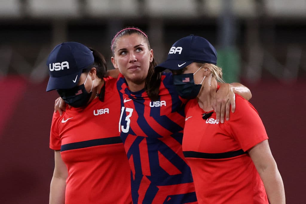 Estados Unidos luchó hasta el final y se lleva el bronce ante la escuadra de Australia 4-3. De la mano de Megan Rapinoe, quien anotó doblete, y de Carli Lloyd, quien también sumó dos tantos, logran subir al podio en los Juegos Olímpicos de Tokyo 2020. Alex Morgan salió lesionada del encuentro.