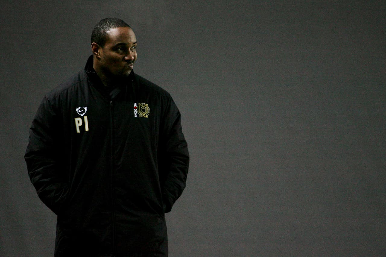 El otrora internacional inglés Paul Ince alternó en el rol de técnico/jugador entre 2006-2007 del modesto Macclesfield Town, equipo de la Football League Two. No tuvo mucho éxito el británico.