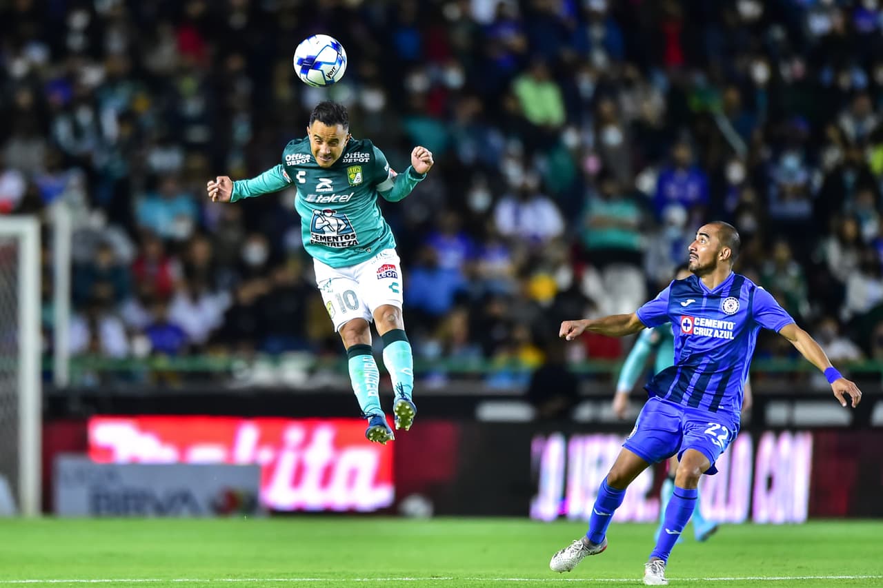 Cruz Azul derrotó al León y se mantiene en la parte alta de la clasificación.