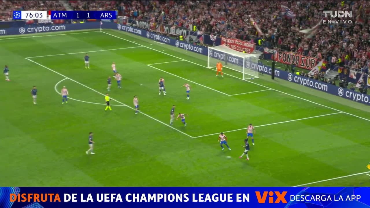 ¡Se encienden las alarmas! Julián Álvarez se lleva fuerte golpe en el tobillo y preocupa