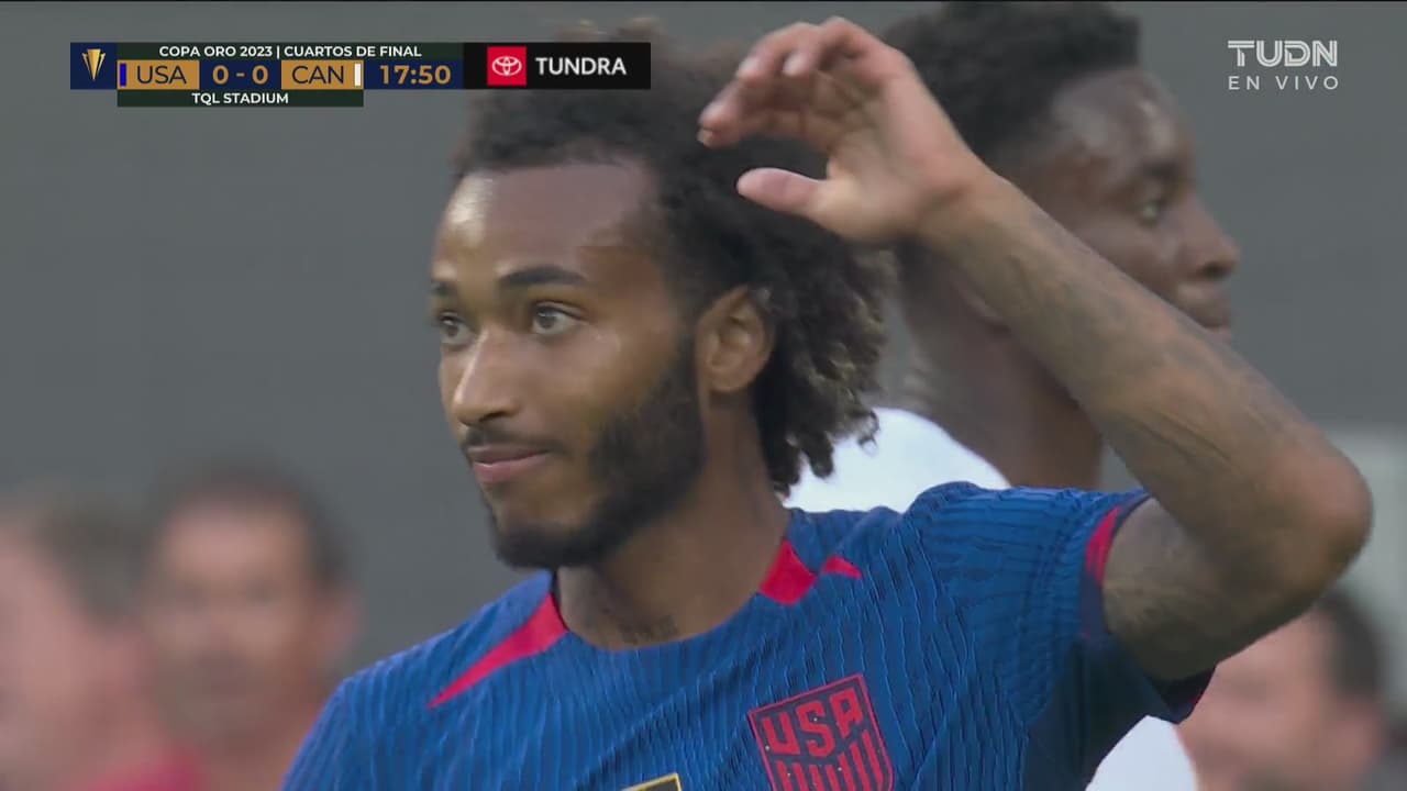 Calcetinazo de Busio y EEUU deja ir el primer tiro a portería