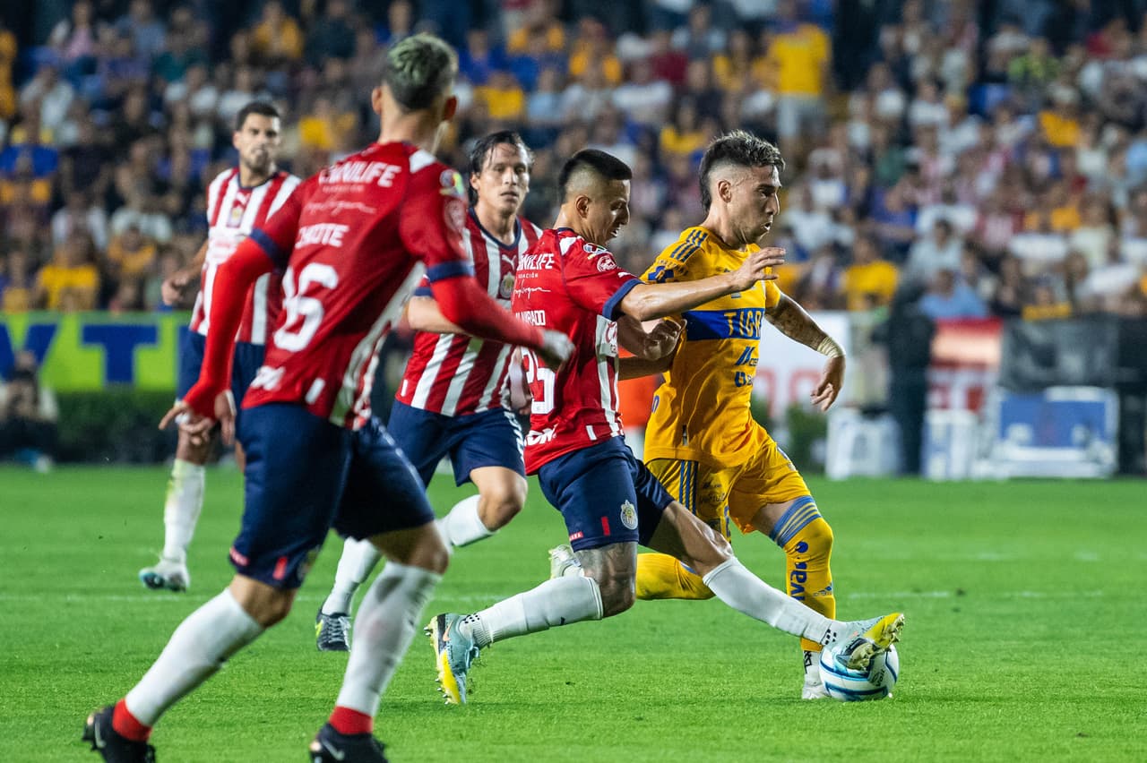Chivas Rayadas de Guadalajara vuelven a hacerse fuertes de visita y logran su sexta victoria del torneo y arrebata el invicto a Tigres de la UANL en El Volcán tras el partido de la jornada 9 del Clausura 2023.