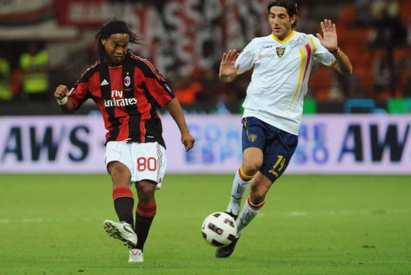 Ronaldinho fue el conductor de los ataques milanistas.