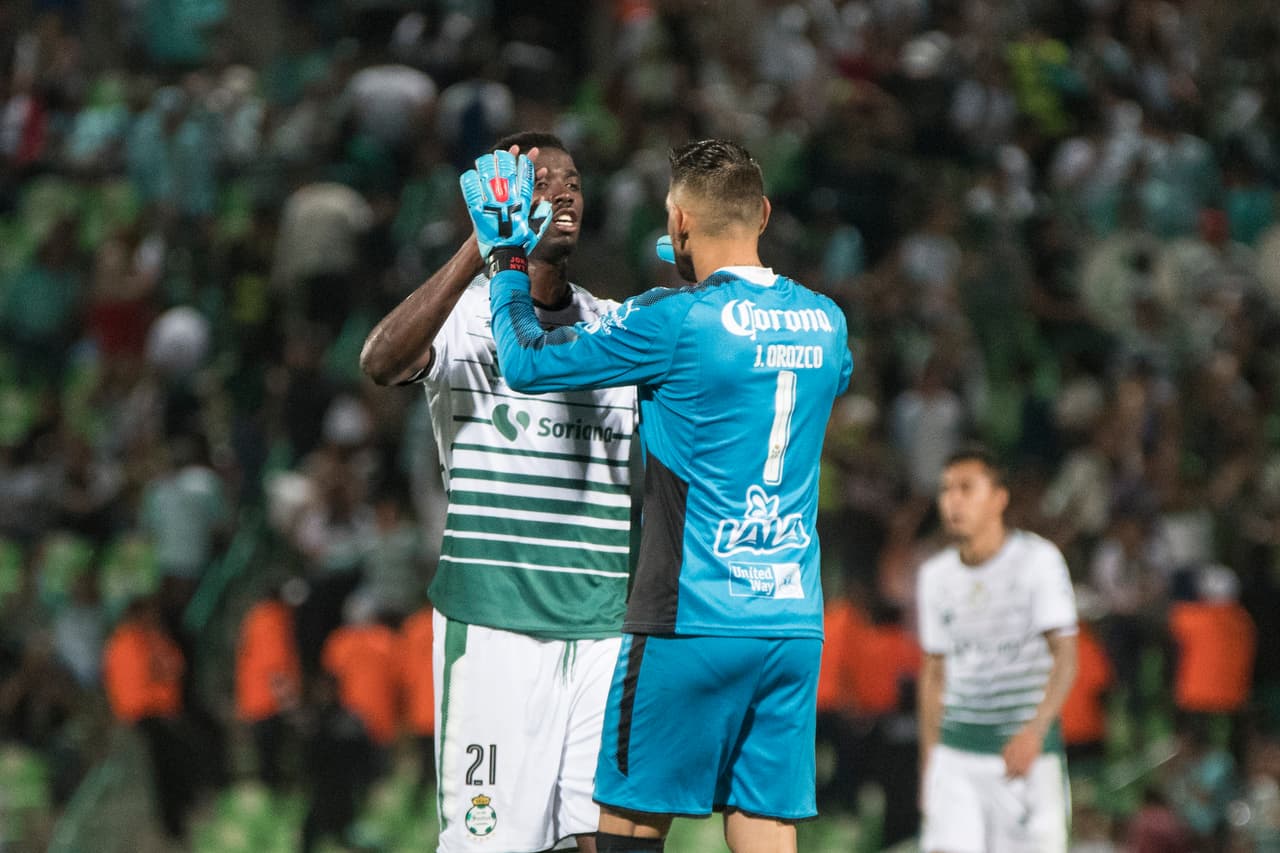 Luego, al minuto 39, la cuenta la aumentó Djaniny con un remate de cabeza en el área, ganándole la espalda al colombiano Andrés Mosquera.