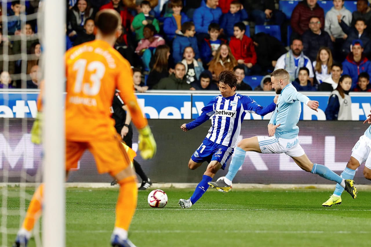 Por la jornada 25 de La Liga, el Deportivo Alavés y el Celta de Vigo igualaron por 0-0 en Mendizorroza en un partido en el que Néstor Araújo jugó todos los minutos. Ahora el equipo gallego suma 25 puntos, peleando por la permanencia, mientras que los vascos tienen 37.