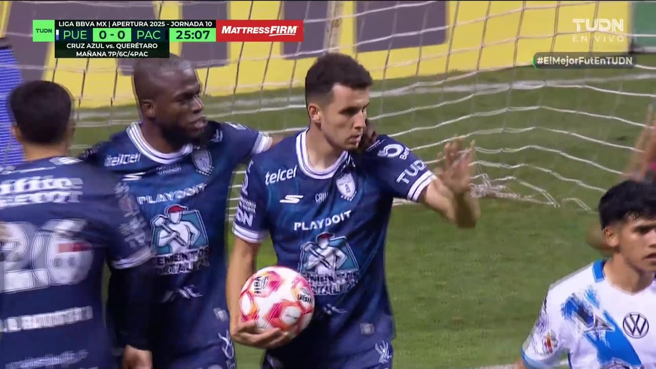 ¡Imperdible! Penal polémico: Julio ataja, hay rebote… e Idrissi la manda a guardar