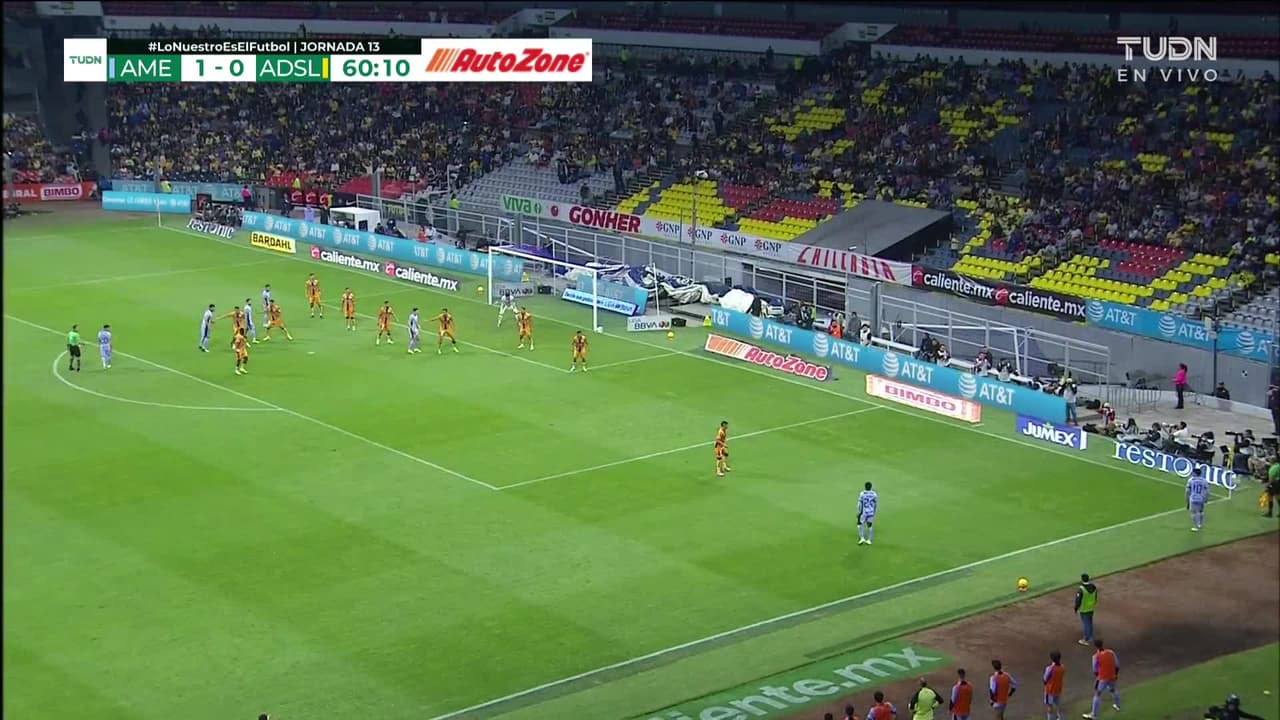 ¡TIRO ATAJADO! disparo por Henry Martín.