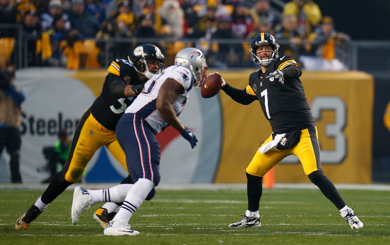 Ben Roethlisberger, quarterback de Pittsburgh, perdió al final el duelo por llevarse el triunfo.