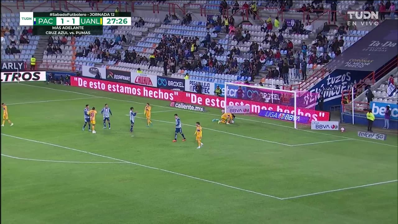 ¡TIRO ATAJADO! disparo por Lucas Di Yorio.