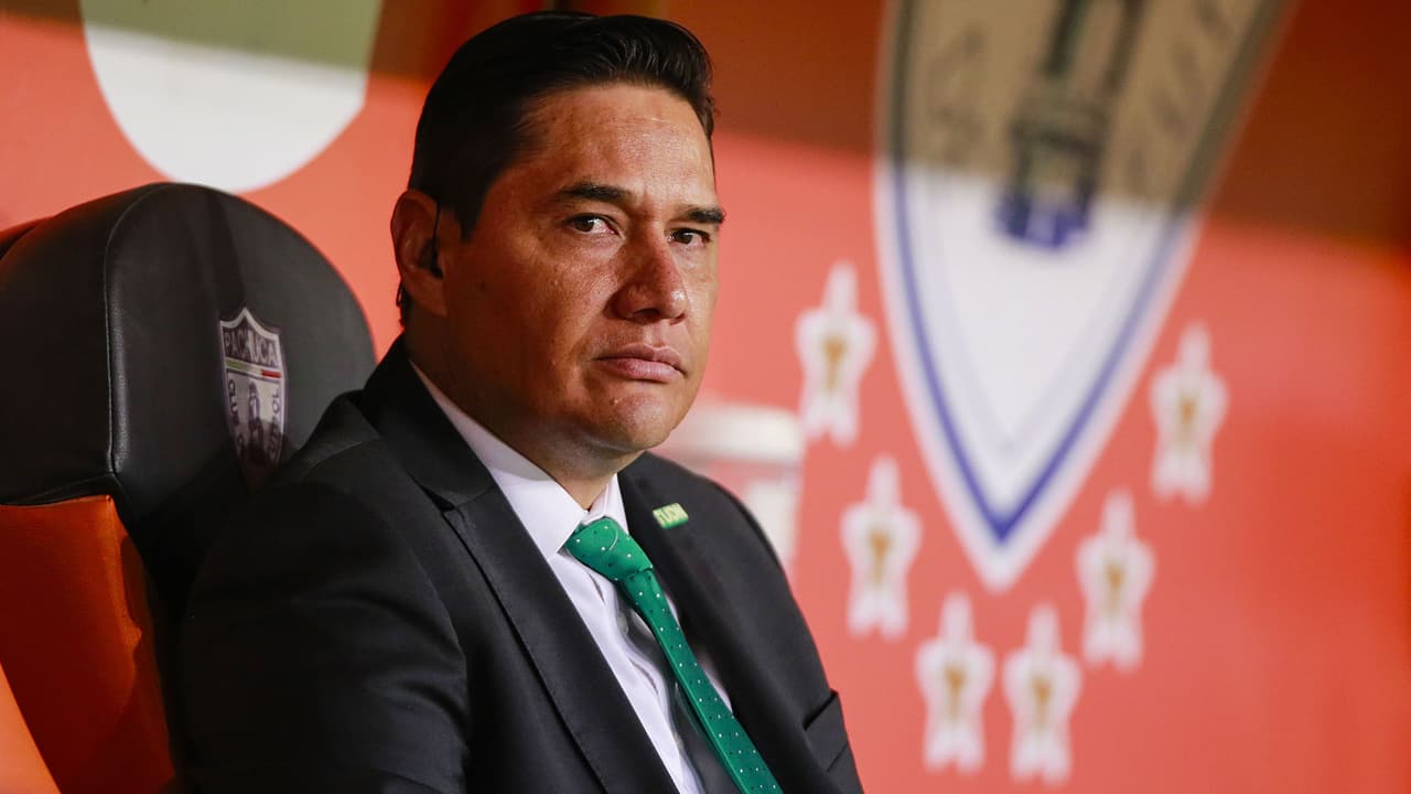 El exportero Moisés Muñoz es hospitalizado de emergencia