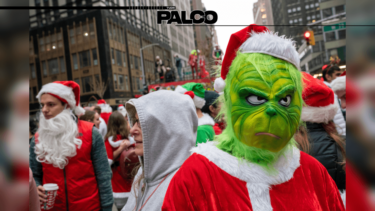 El SantaCon regresa a las calles de Estados Unidos | Miles de personas disfrazadas de Santa Claus regresaron a las calles y aquí te decimos cómo nació esa tradición tan peculiar.
