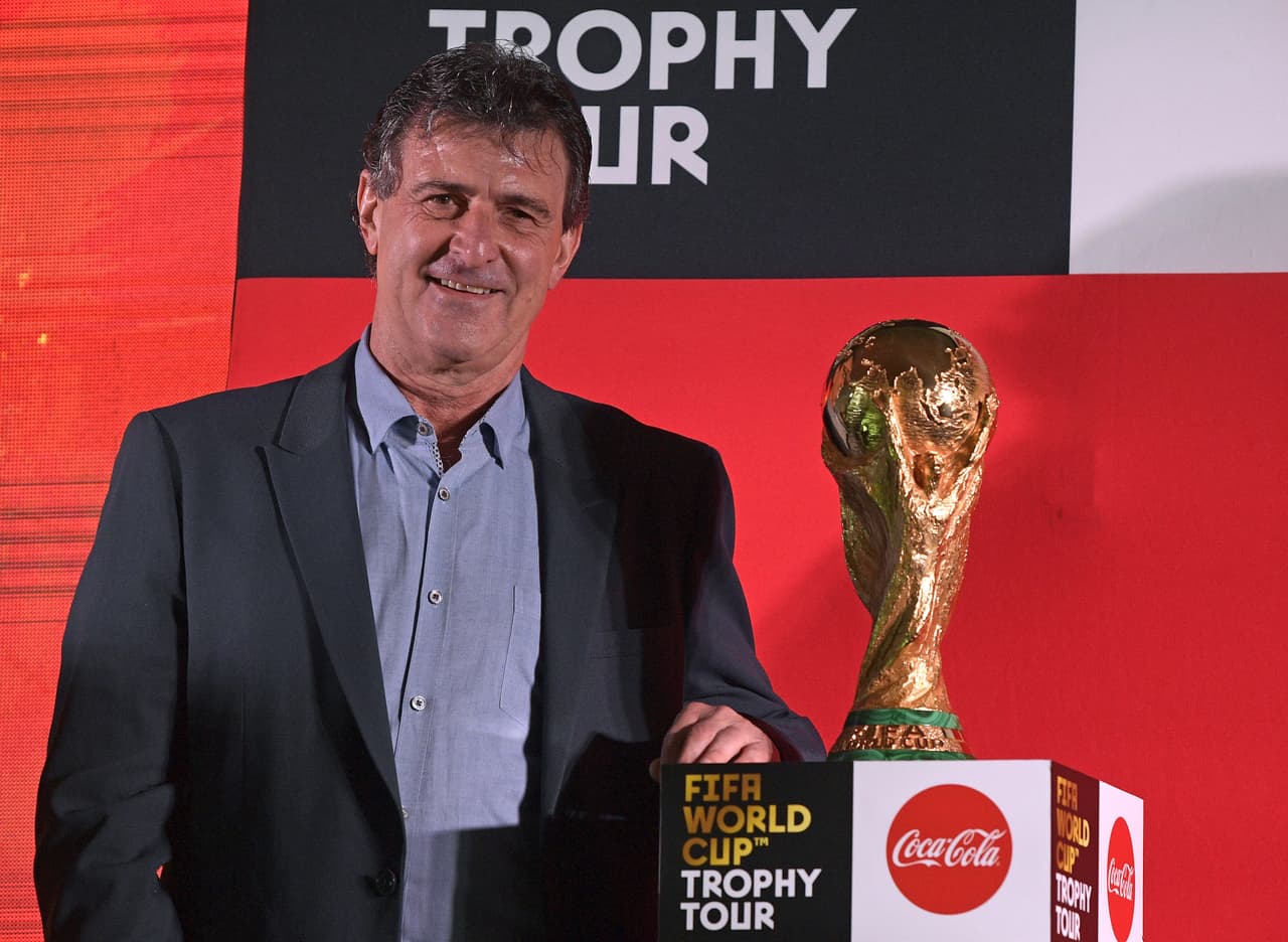 Mario Kempes: " Comparaciones entre Messi y Maradona son tonterías"