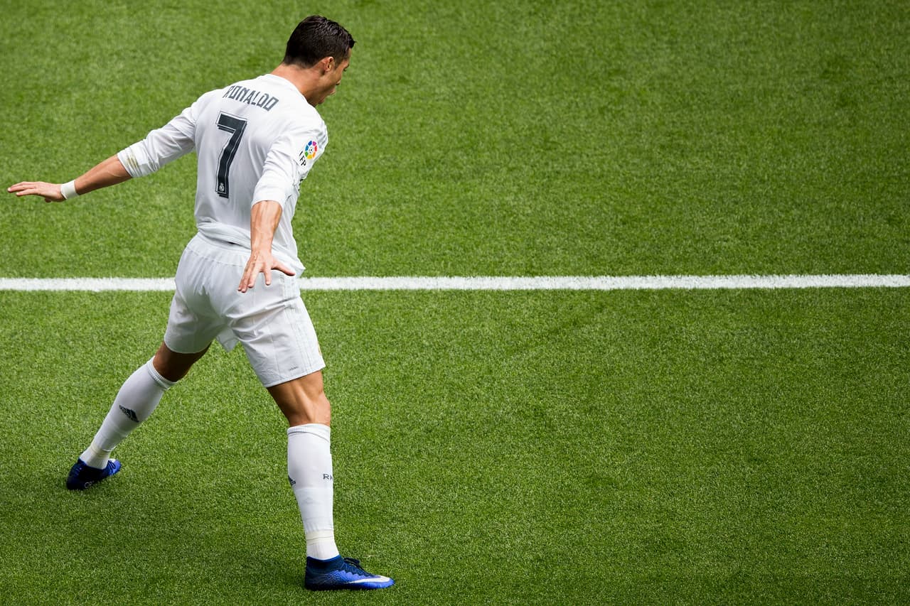 Cristiano Ronaldo rompe otra marca de goles y encabeza carrera por la Bota de Oro