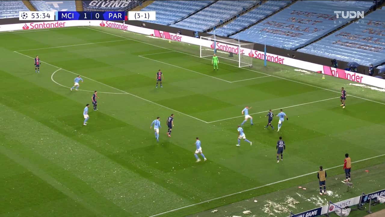 ¡TIRO ATAJADO! disparo por Phil Foden.