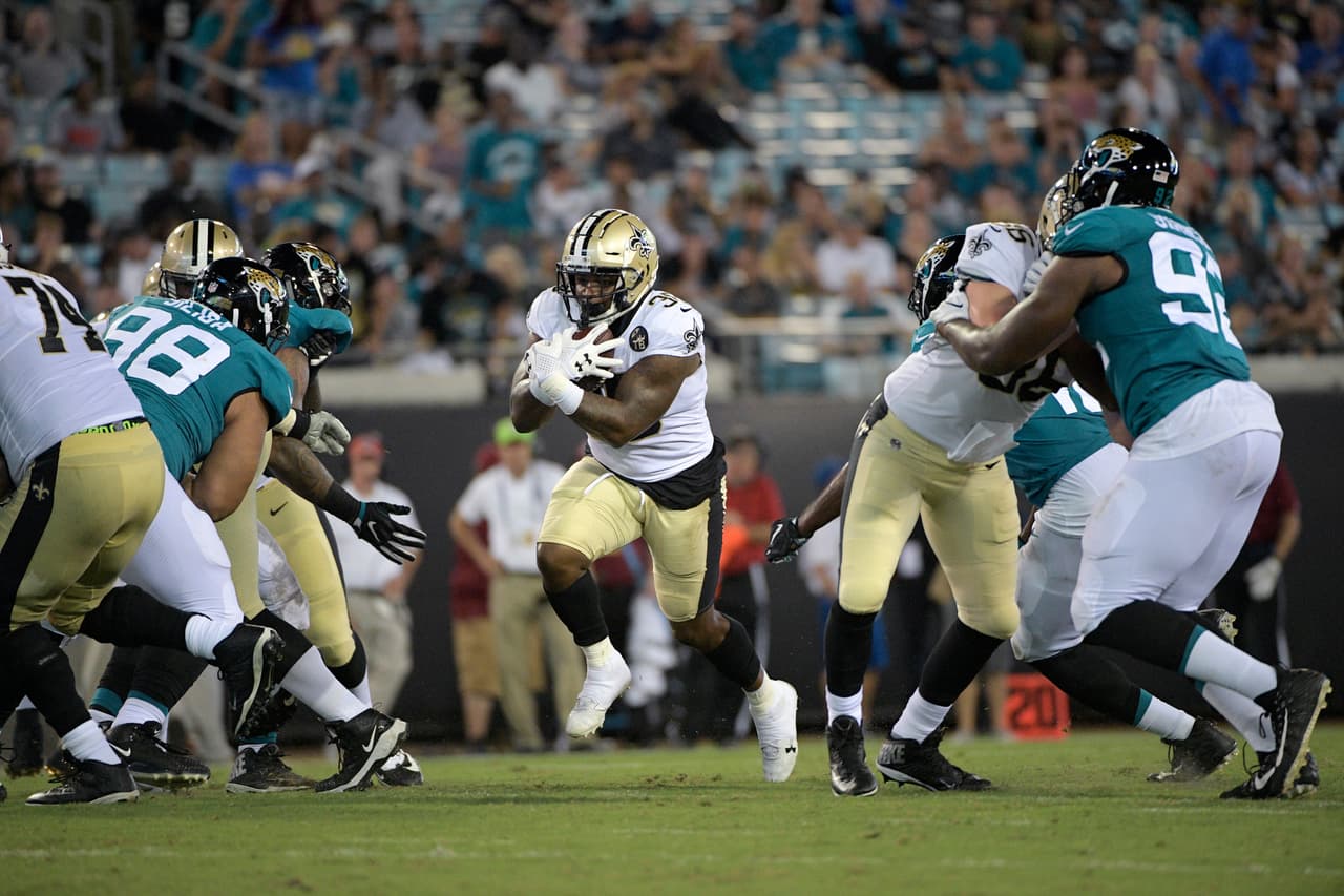 Bills firman a Jon Ryan y Saints cortan a Terrance West