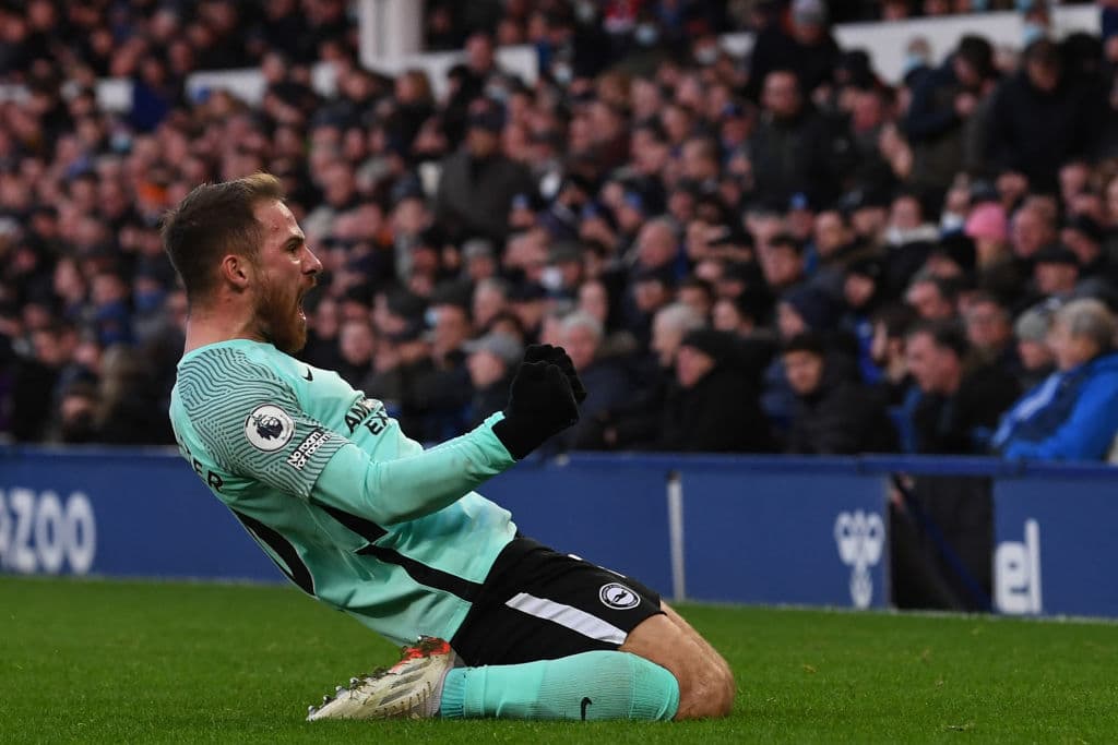 Brighton se queda con el triunfo sobre Brighton and Hove Albion con marcador de 3-2 durante la J21 en la Premier League. Para los Toffees, anoto doblete Anthony Gordon, mientras que para los 'seagulls', lo hicieron Dan Burn y otro doble de Alexis Mac Allister.