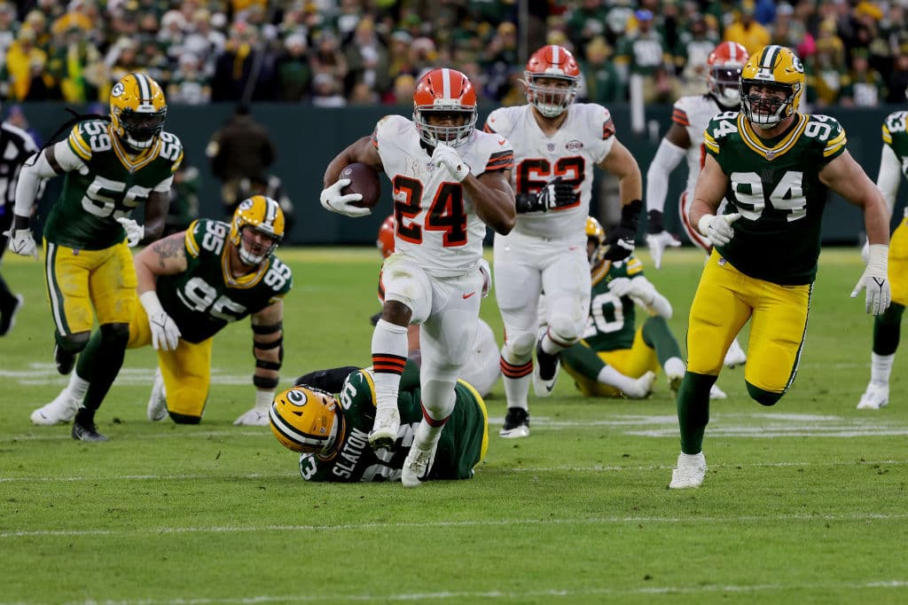Los Packers sufren de más frente a los Browns, pero la defensa aparece y vencen 22-24 a los comandados por Baker Mayfield.