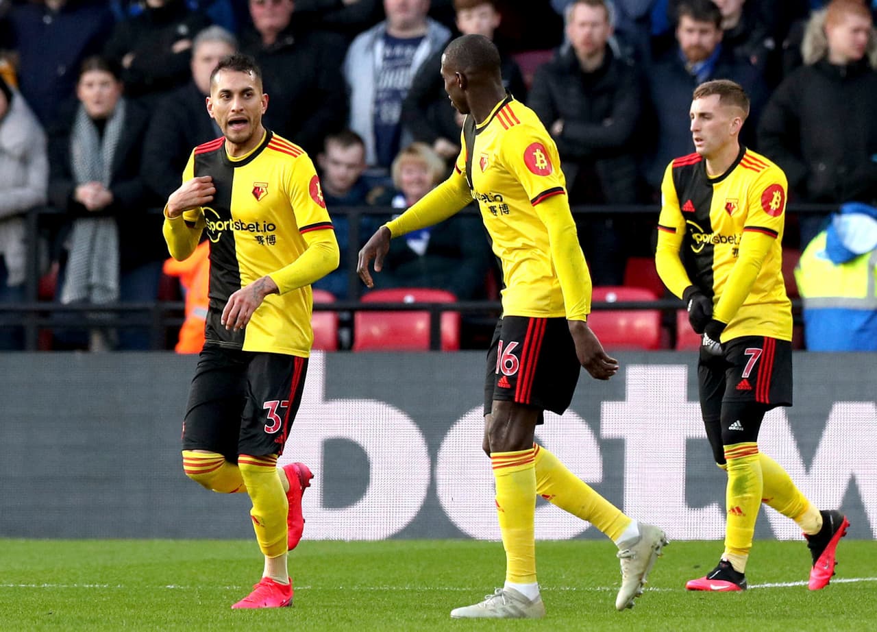 Watford aísla a dos jugadores y la Premier League corre el riesgo de no reanudarse