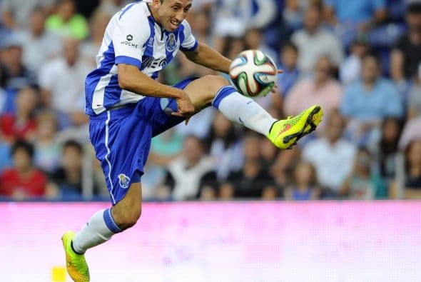 Futbolistas como Rafael Márquez, Héctor Herrera y Carlos Vela han cumplido con la mayoría de los partidos y son parte fundamental dentro de sus clubes, otros como Javier Hernández, Raúl Jiménez y Guillermo Ochoa continúan estancados en el banquillo. Éste último ni siquiera ha debutado en la Liga de España.