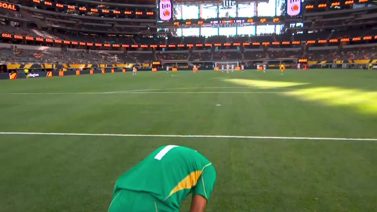 ¡Golazo de Costa Rica! Gran tiro para abrir el marcador frente a Honduras