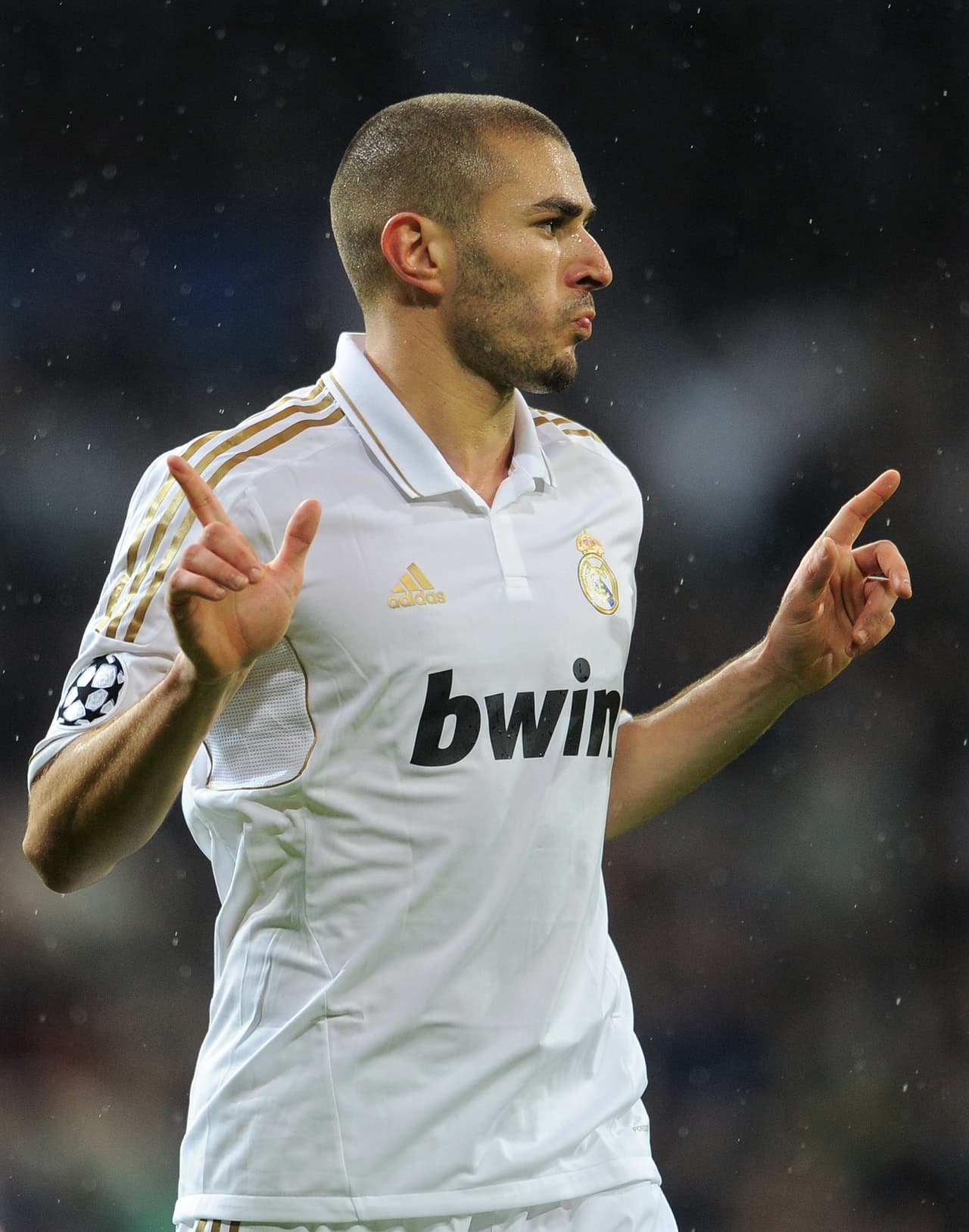 Los momentos dorados de Karim Benezma parece que están desapareciendo, así como la paciencia de la afición merengue.