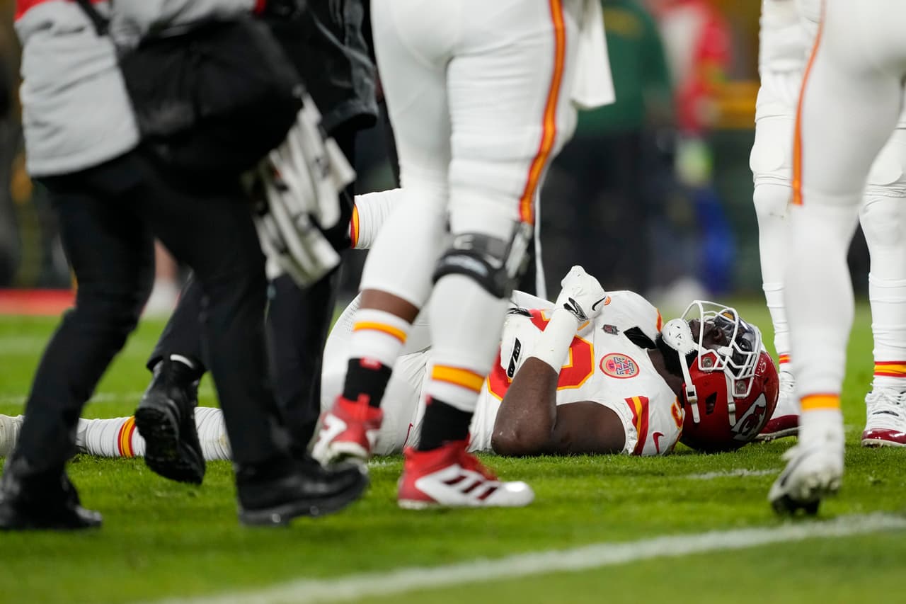 ¡Dura baja! Charles Omenihu no jugará el Super Bowl con Chiefs  