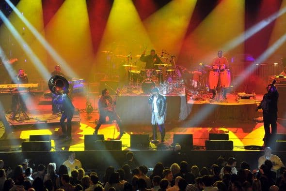 La banda de Hip Hop/Neo Soul The Roots también amenizó el evento.