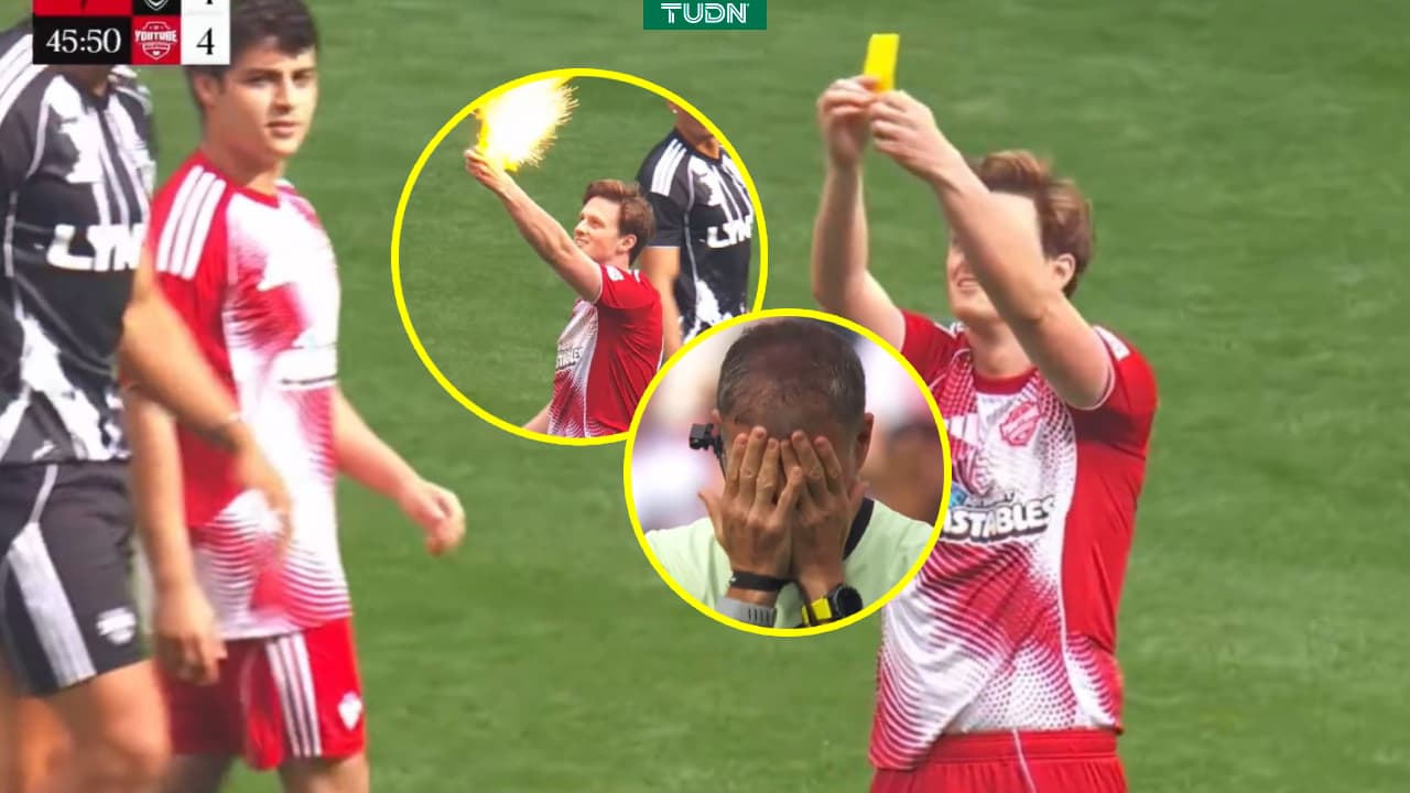 Jugador le quita la tarjeta amarilla al árbitro y la prende en fuego en pleno partido