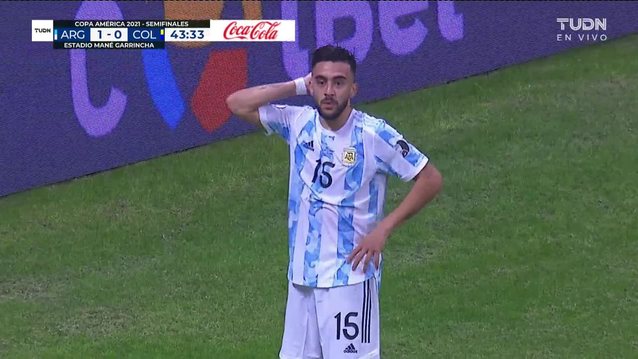 ¡TIRO ATAJADO! disparo por Nicolás González.