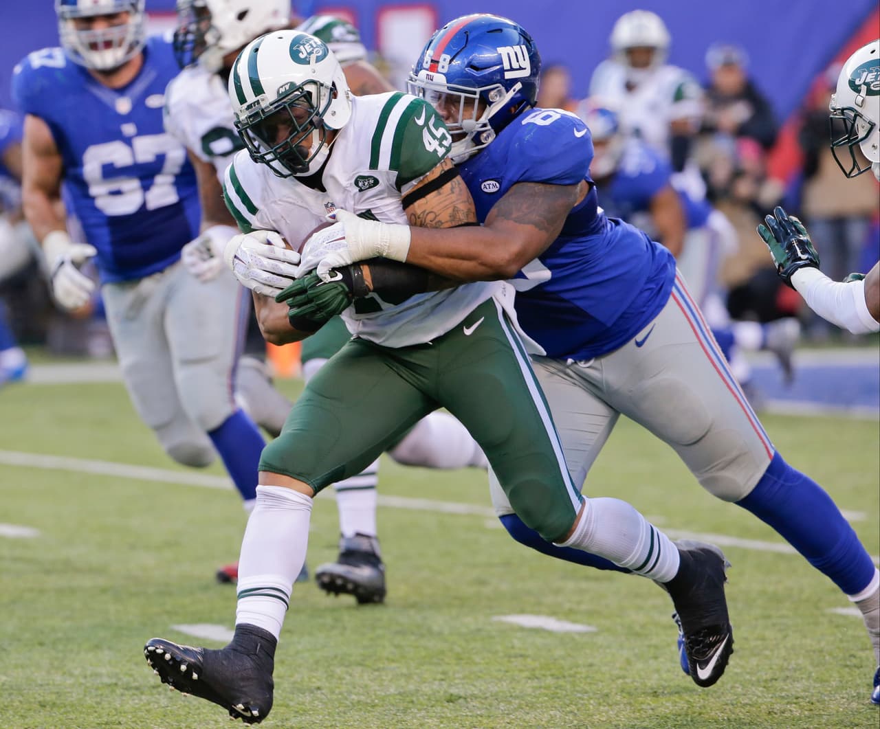 Los New York Jets vencieron 23 - 20 a los New York Giants en dramático partido que se definió en tiempo extra.