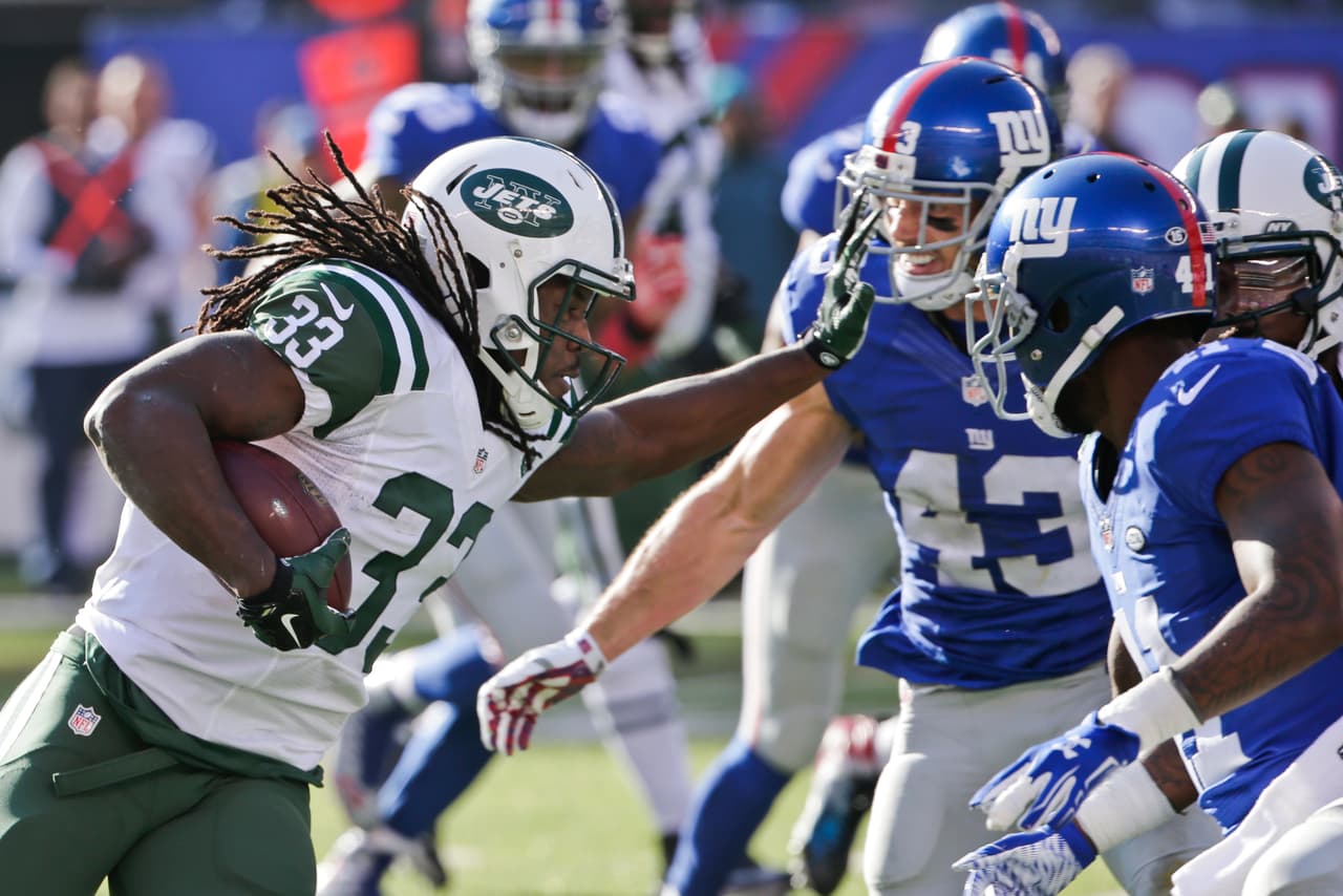Los New York Jets vencieron 23 - 20 a los New York Giants en dramático partido que se definió en tiempo extra.