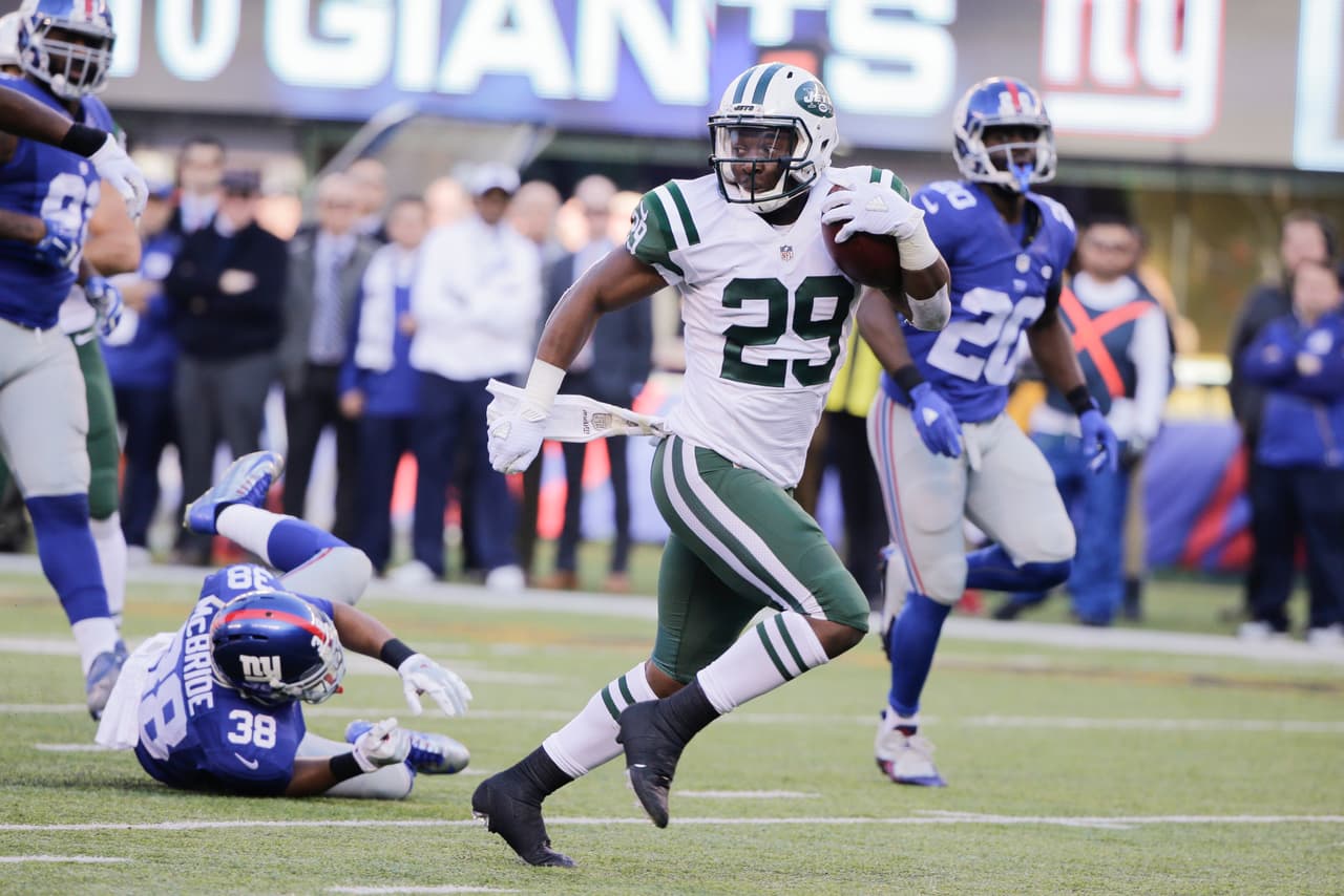 Los New York Jets vencieron 23 - 20 a los New York Giants en dramático partido que se definió en tiempo extra.