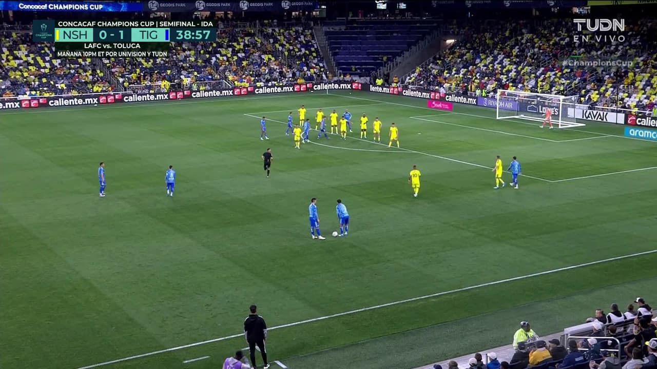 ¡TIRO ATAJADO! disparo por Rômulo.