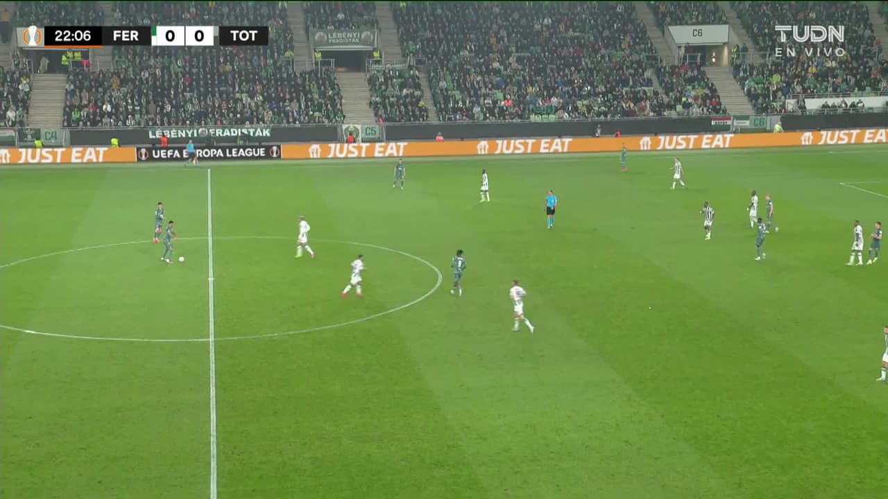 ¡GOL!  anota para Tottenham Hotspur. Pape Sarr