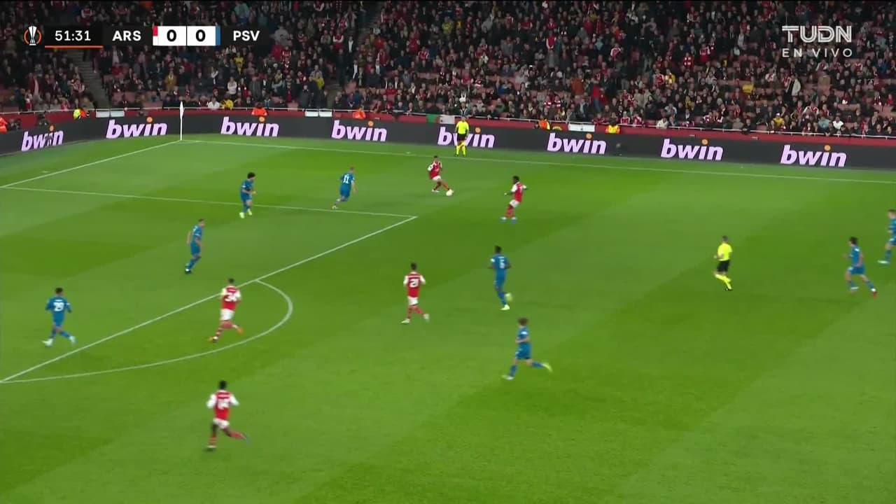 ¡TIRO ATAJADO! disparo por Gabriel Jesus.