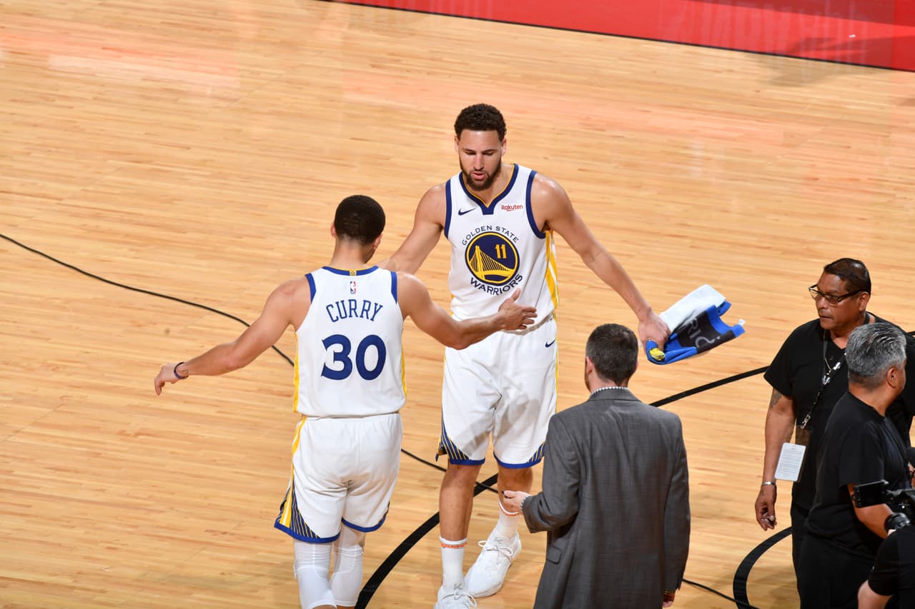 Thompson logró 30 puntos, Cousins 27 y Curry 24 para liderar este triunfo que los mantiene en el primer lugar del Oeste con 46 victorias, sacándole cuatro de diferencia a los de Texas, en donde James Harden también tuvo una buena jornada con 29 puntos.
