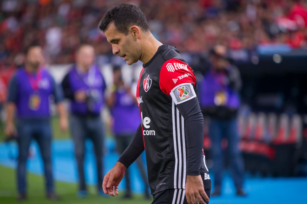 El capitán de los locales, Rafael Márquez, al igual que el resto de sus compañeros buscaron todo el tiempo el tanti de la igualada.