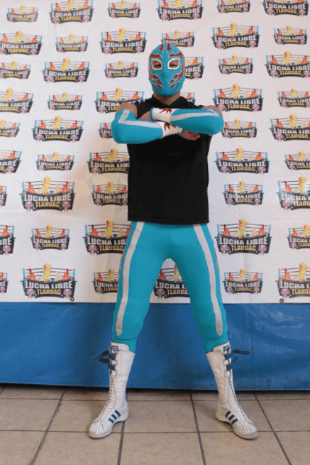 Príncipe aéreo, tras recibir un par de ‘pierrotazos’ en el pecho, fue llevado al hospital donde falleció de un paro cardiaco.